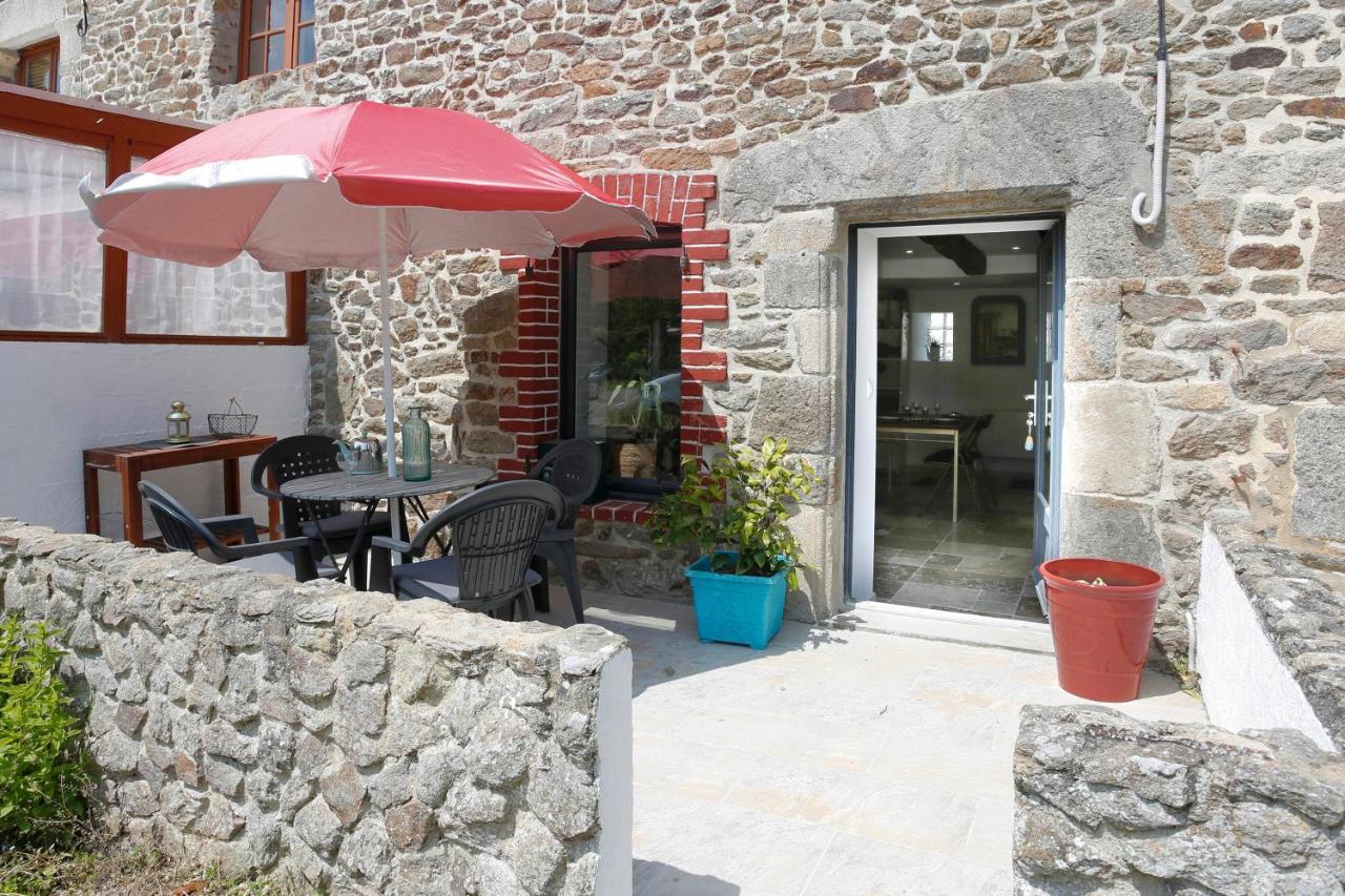 La Quinardais - Charmante Maison Avec Terrasse Saint-Samson-sur-Rance Eksteriør billede